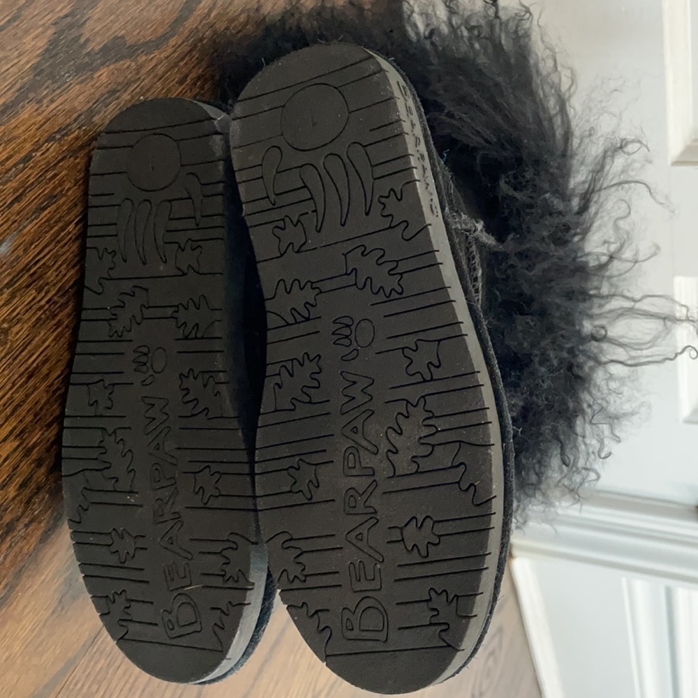 Bearpaw Girls Black Lamb Fur Boo Boots size 1 - Picture 8 of 8